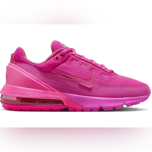 Women’s NIKE Fuchsia Air Max Sneakers 🩷🩷🩷 - Picture 7 of 9